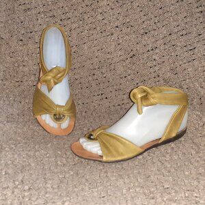 FLY LONDON-Flat Sandals-Olive Green Thongs-Leather Ankle Ties-Sz 37-Excellent